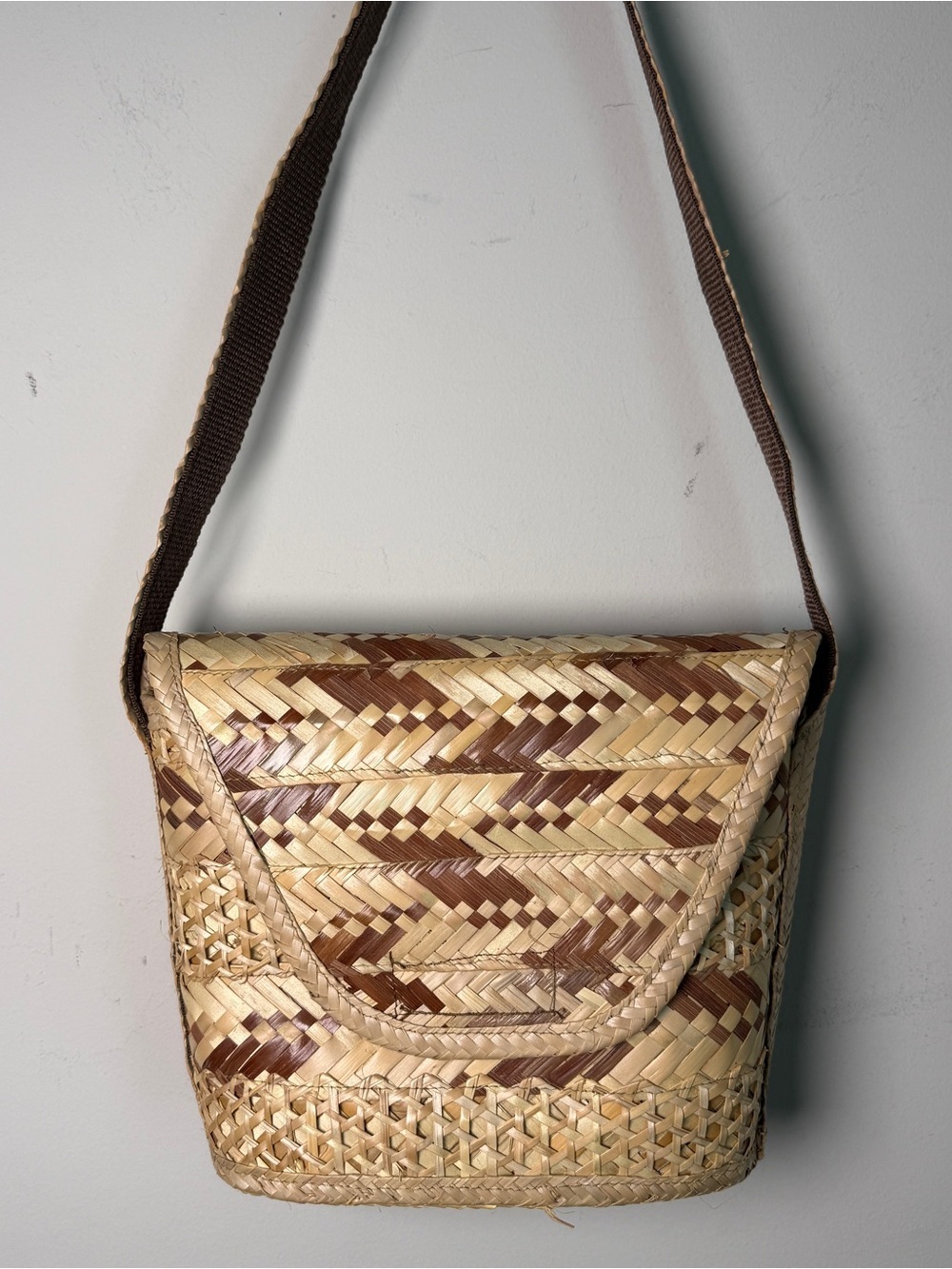 Woven Palm Leaf Crossbody Bag Pattern Natural Brown Floral Lining Vacation Boho